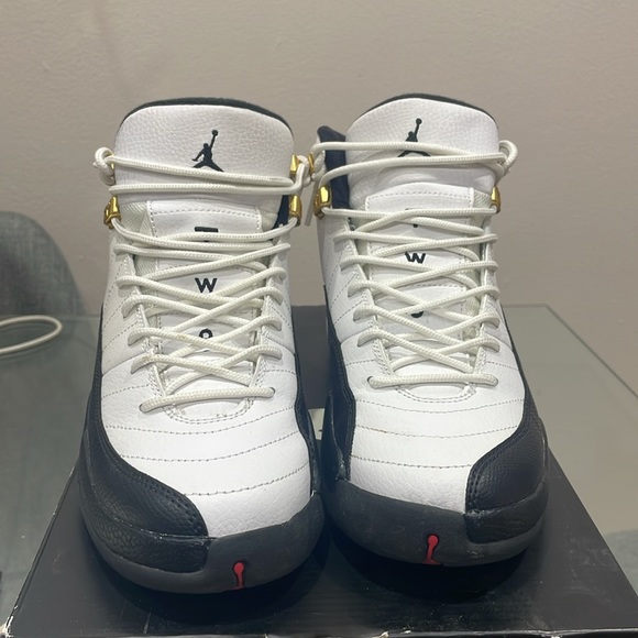 Jordan 12 Taxi - Picture 6 of 6
